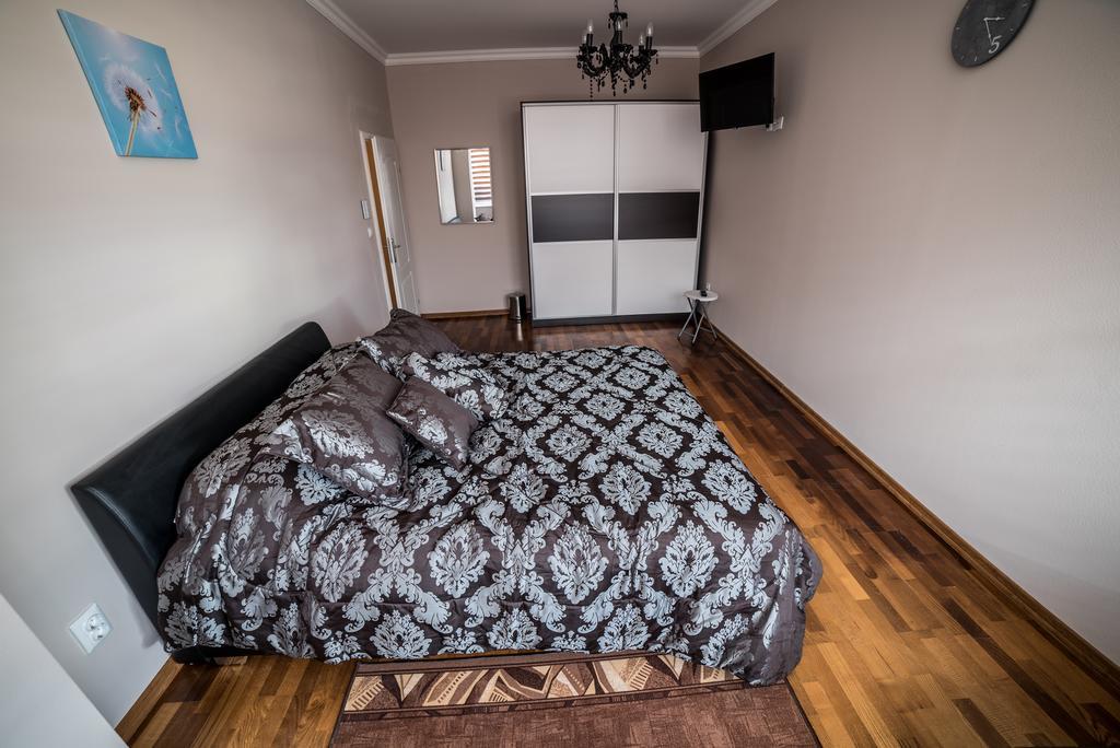Suites Donna Bihac Exterior photo