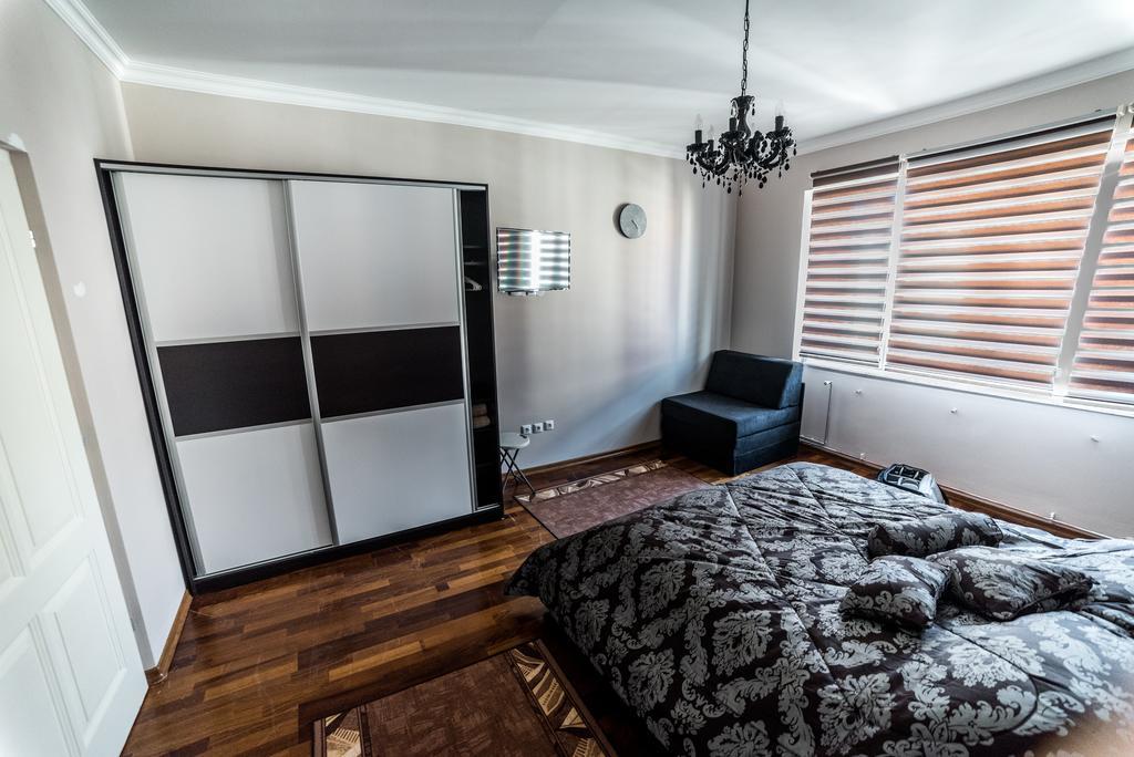 Suites Donna Bihac Exterior photo